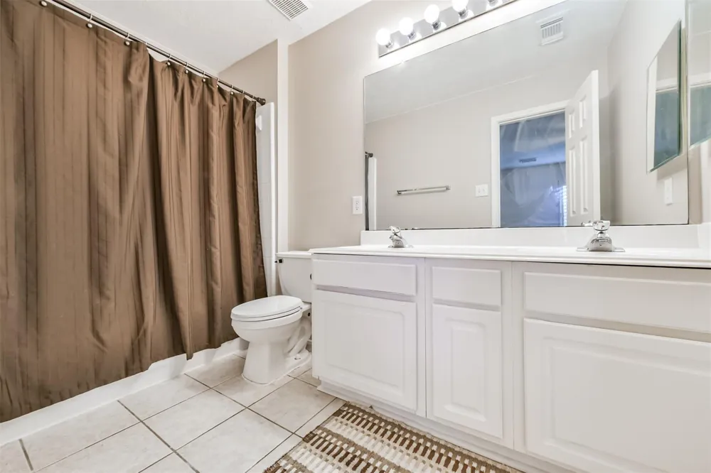 1122 Sussex Trail Pearland, TX 77584