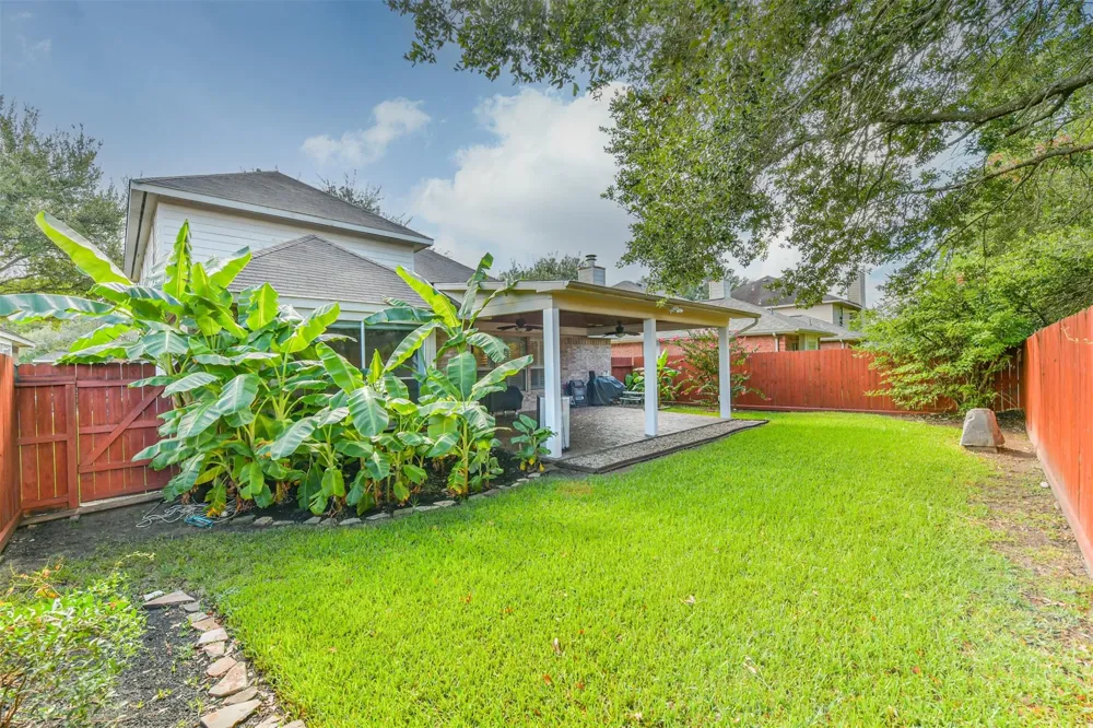 1122 Sussex Trail Pearland, TX 77584
