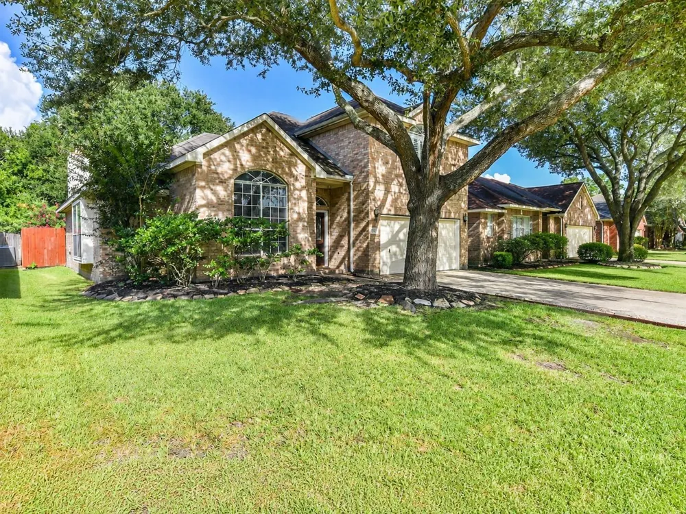 1122 Sussex Trail Pearland, TX 77584