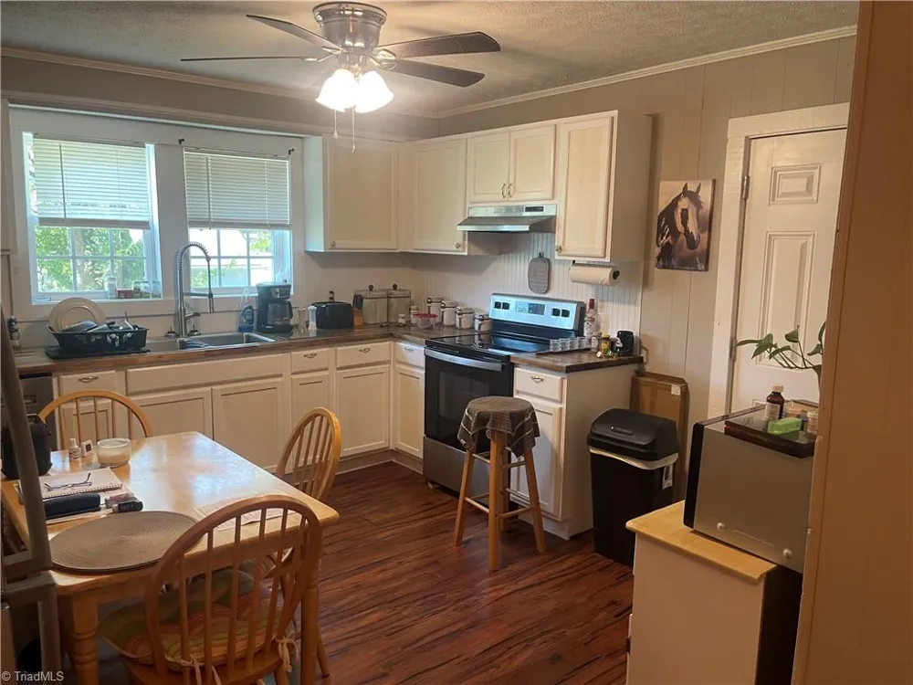1443 Delaware Avenue Eden, NC 27288