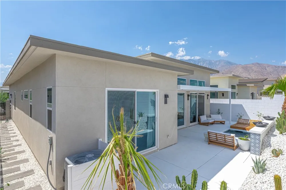 264 Mustang Palm Springs, CA 92262