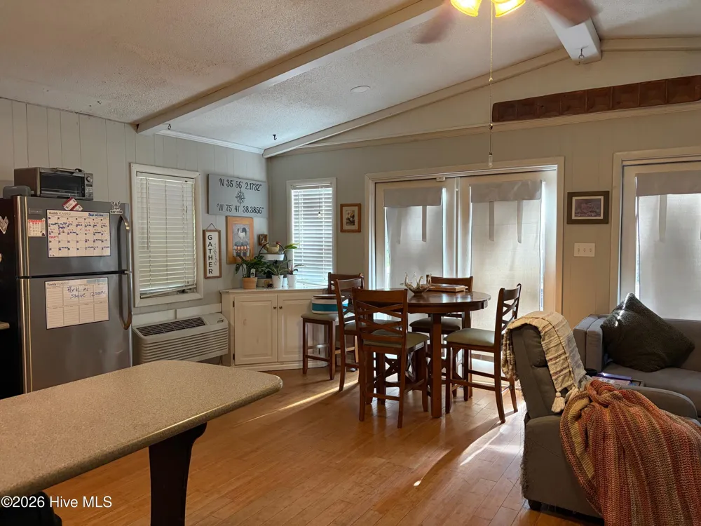 113 Forest Avenue Manteo, NC 27954