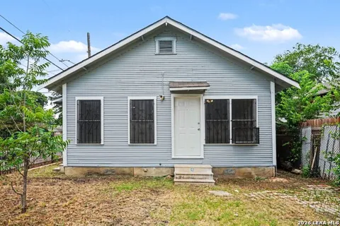 2035 S Trinity St
