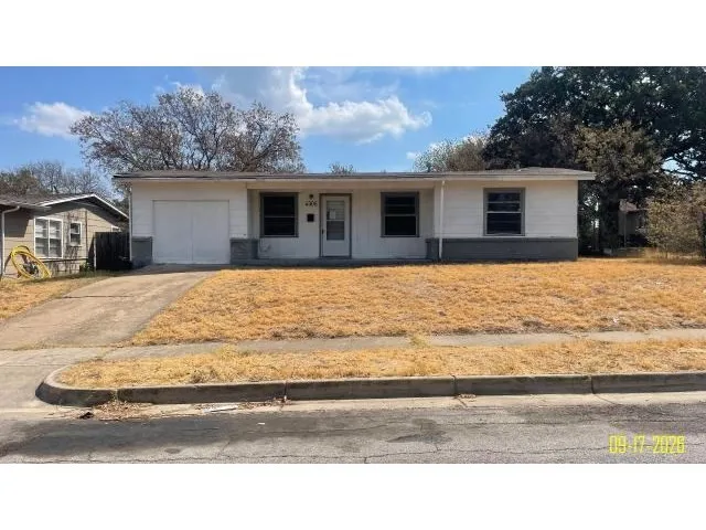 4305 Carmel Avenue Fort Worth, TX 76119