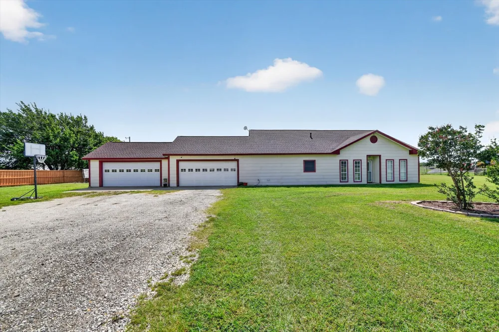 1958 Crockett Street Sanger, TX 76266