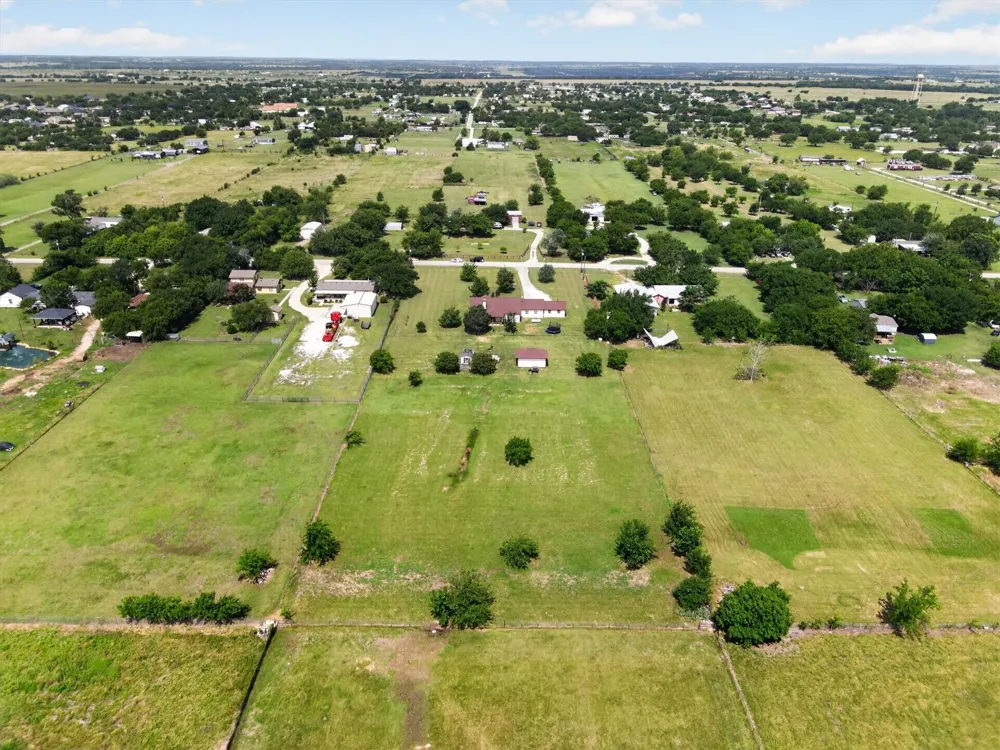1958 Crockett Street Sanger, TX 76266