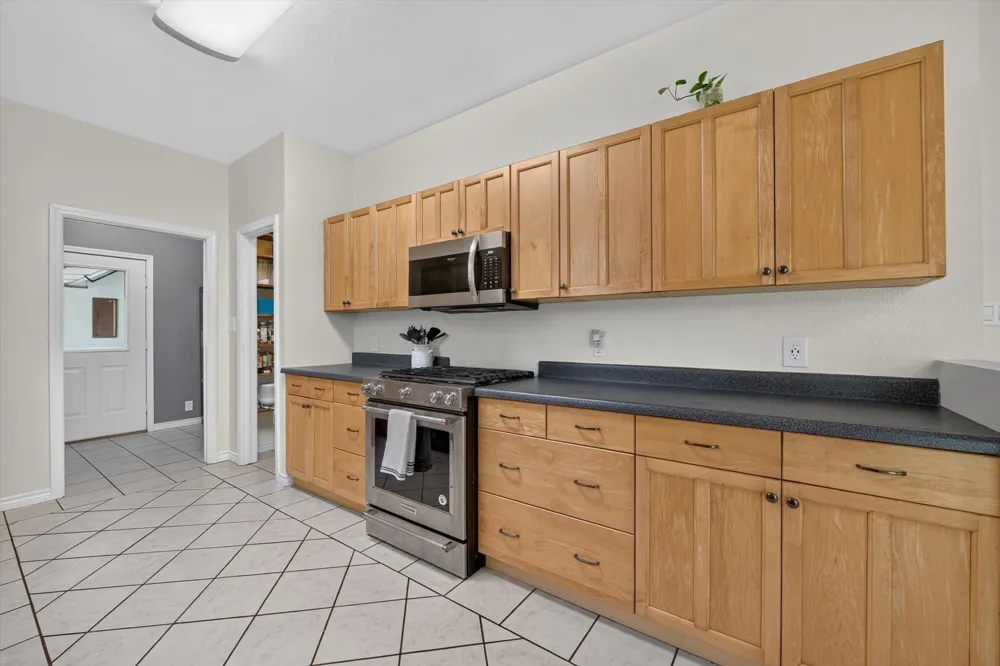 1958 Crockett Street Sanger, TX 76266