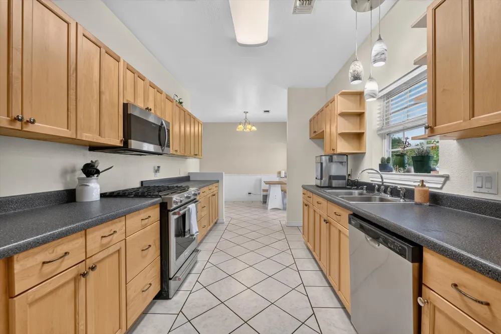 1958 Crockett Street Sanger, TX 76266