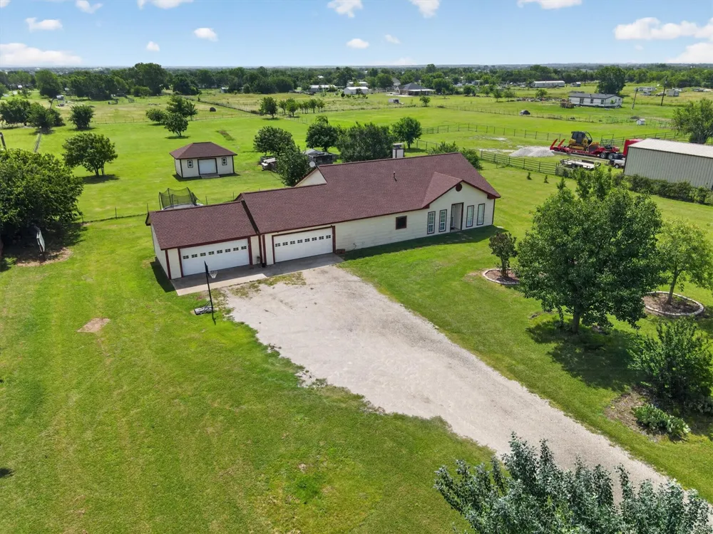 1958 Crockett Street Sanger, TX 76266