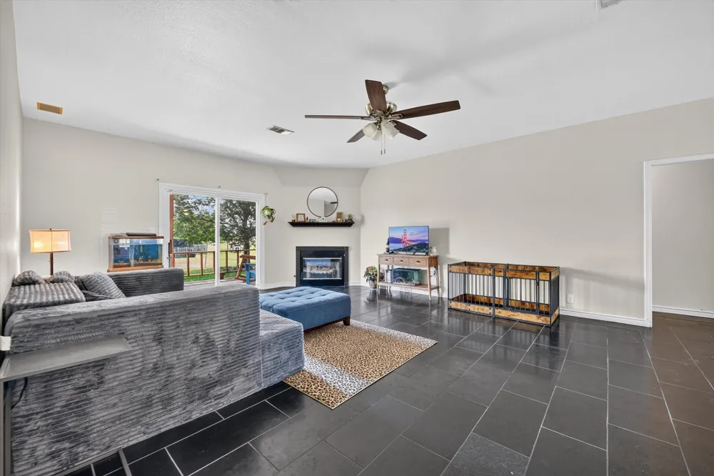 1958 Crockett Street Sanger, TX 76266