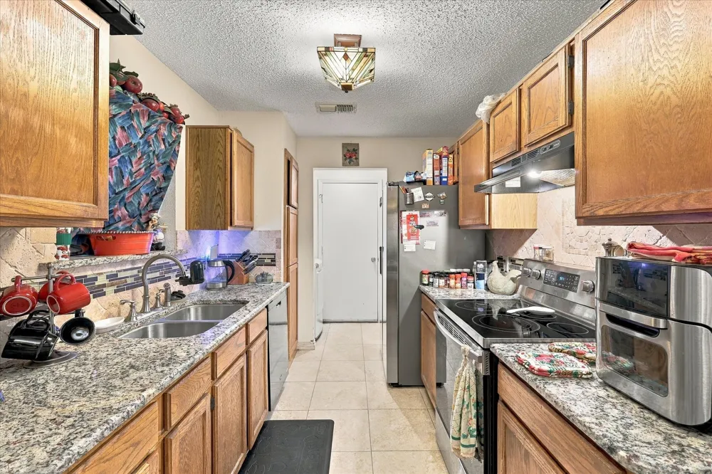 617 Cross Ridge Circle Fort Worth, TX 76120