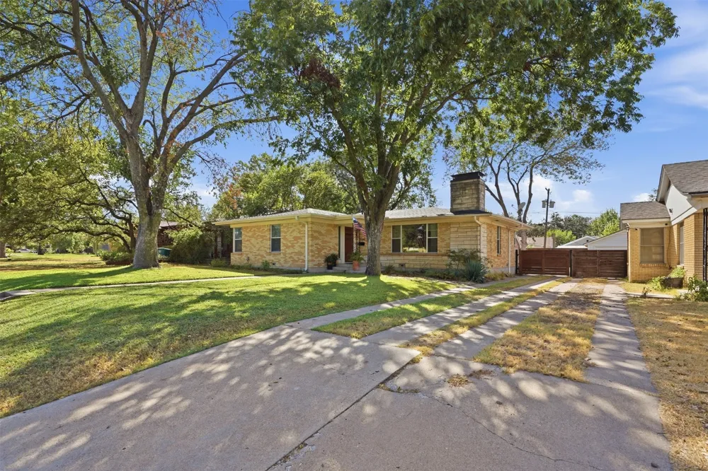 2908 Ryan Place Drive Fort Worth, TX 76110