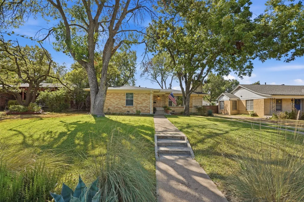 2908 Ryan Place Drive Fort Worth, TX 76110