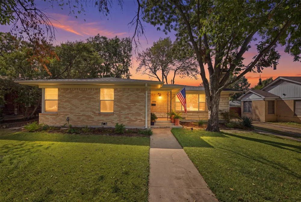 2908 Ryan Place Drive Fort Worth, TX 76110