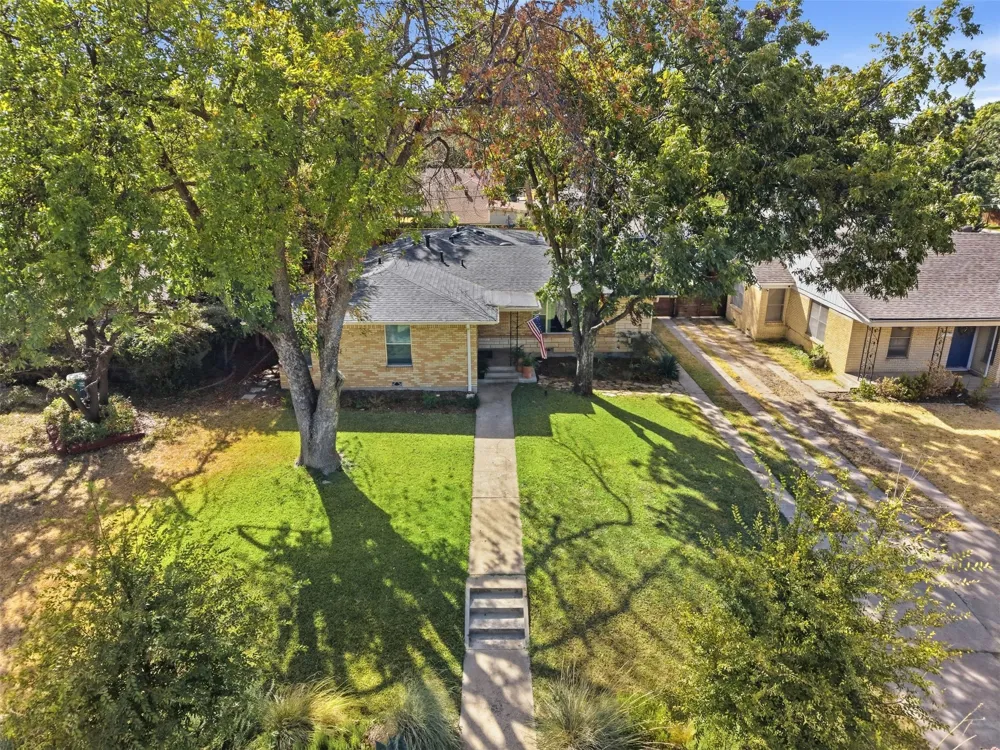 2908 Ryan Place Drive Fort Worth, TX 76110