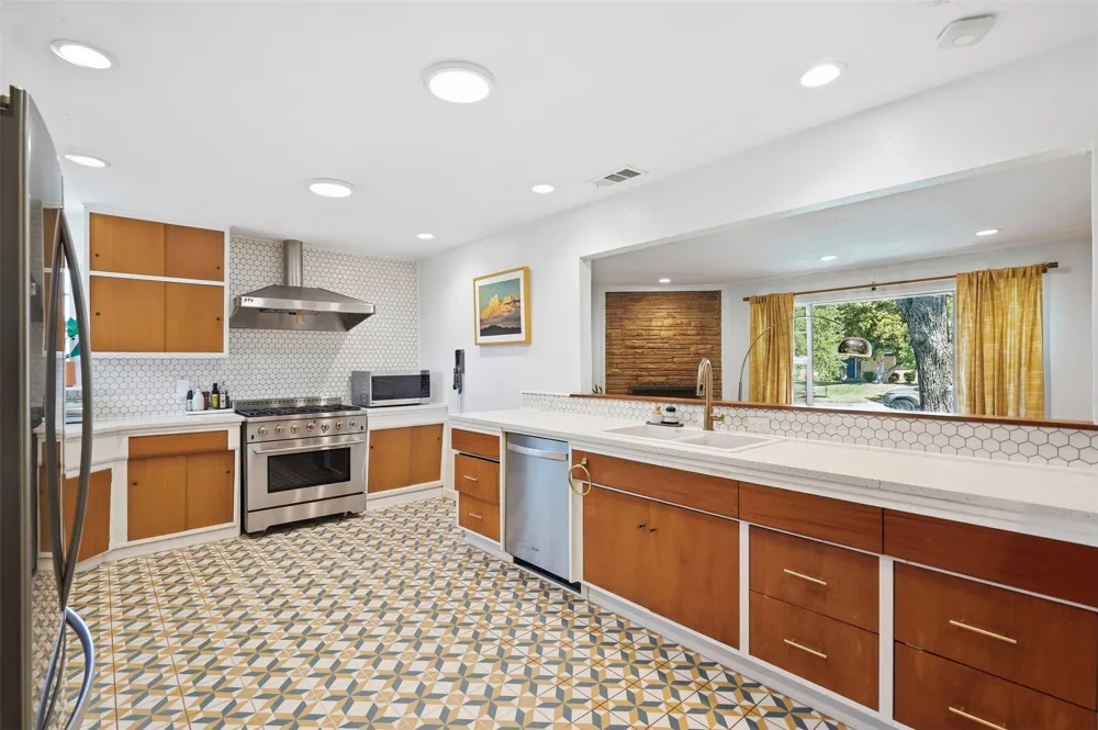 2908 Ryan Place Drive Fort Worth, TX 76110