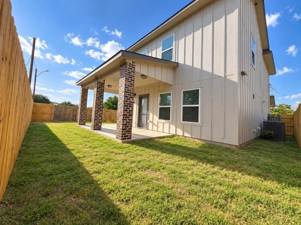 4800 Willie Street Fort Worth, TX 76105