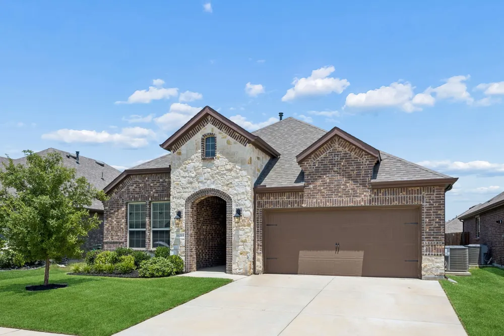 11233 Gold Pan Trail Aubrey, TX 76227