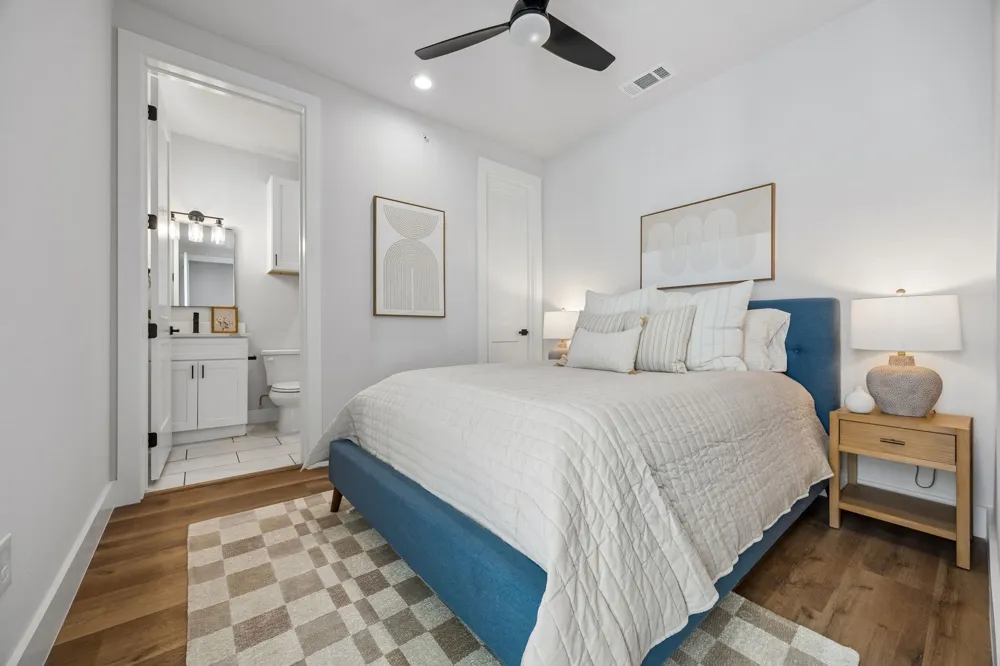 5633 Live Oak #103 Dallas, TX 75206