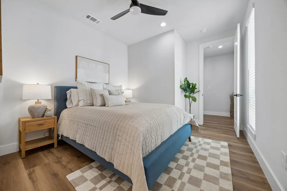 5633 Live Oak #103 Dallas, TX 75206