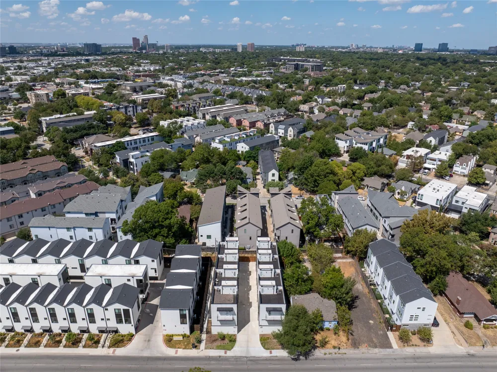 5633 Live Oak #103 Dallas, TX 75206