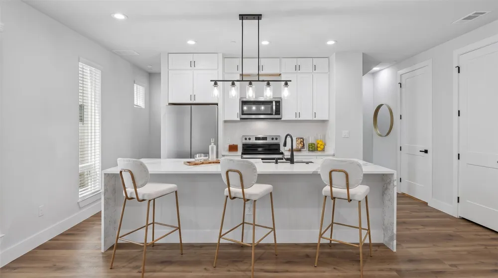 5633 Live Oak #103 Dallas, TX 75206