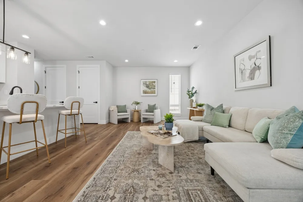 5633 Live Oak #103 Dallas, TX 75206