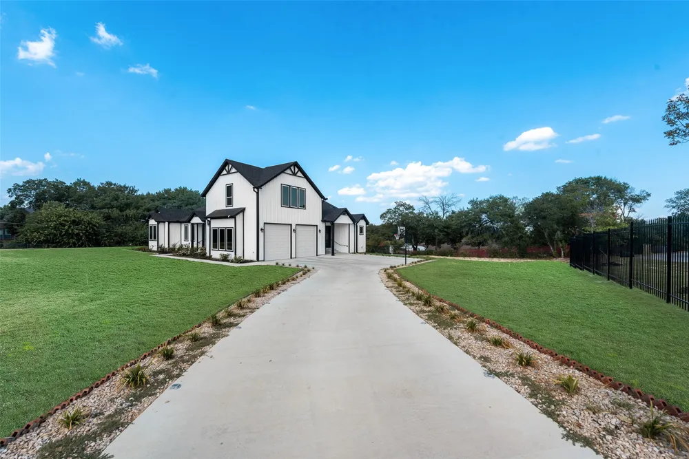 911 Oldgate Road Lakeside, TX 76108