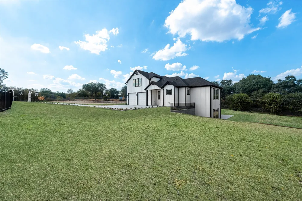 911 Oldgate Road Lakeside, TX 76108