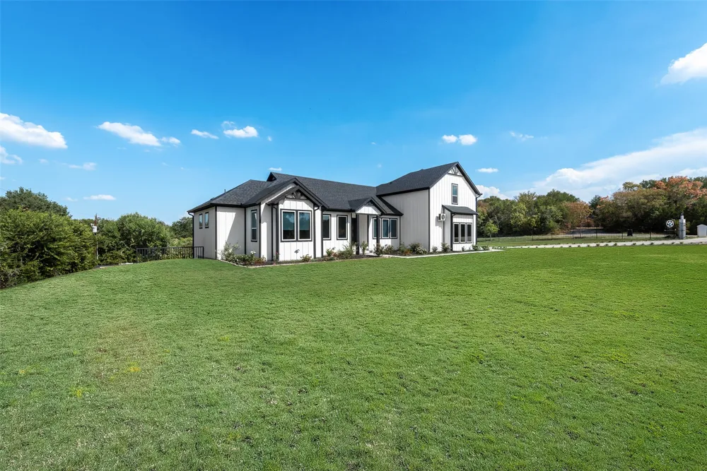 911 Oldgate Road Lakeside, TX 76108