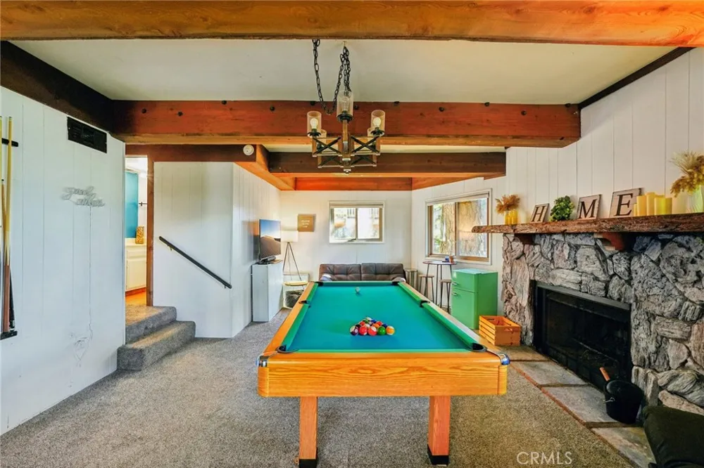 761 W Victoria Court Lake Arrowhead, CA 92352