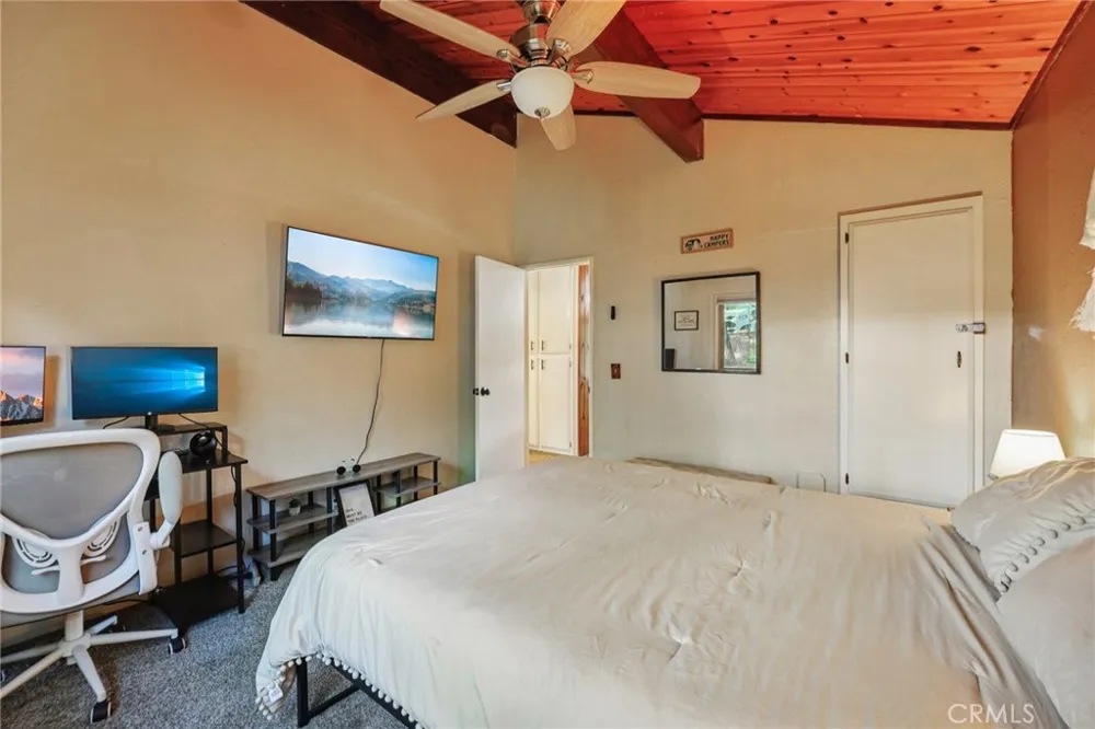 761 W Victoria Court Lake Arrowhead, CA 92352