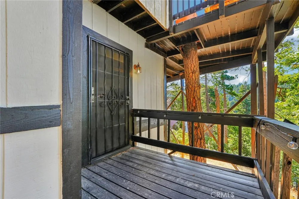 761 W Victoria Court Lake Arrowhead, CA 92352