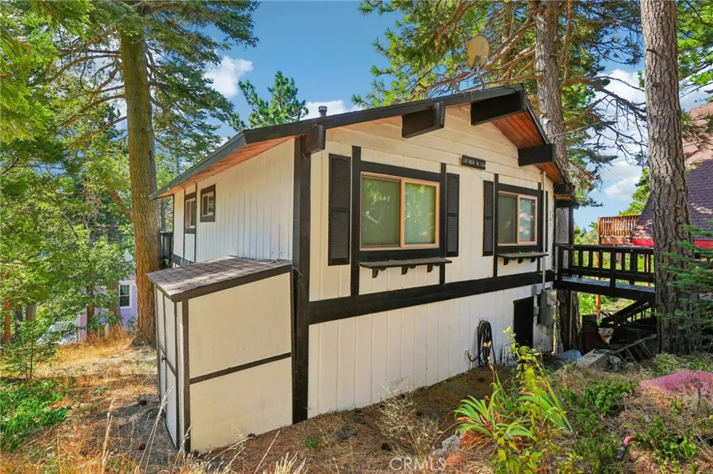 761 W Victoria Court Lake Arrowhead, CA 92352