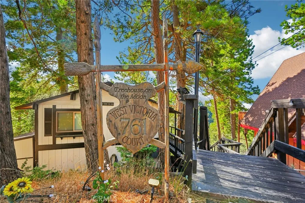 761 W Victoria Court Lake Arrowhead, CA 92352