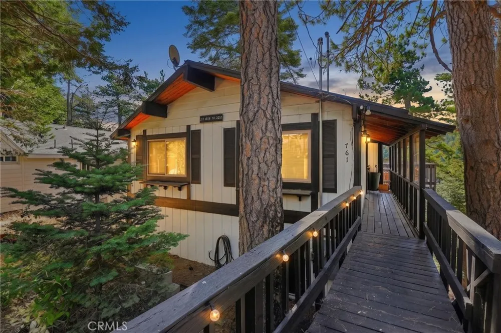 761 W Victoria Court Lake Arrowhead, CA 92352