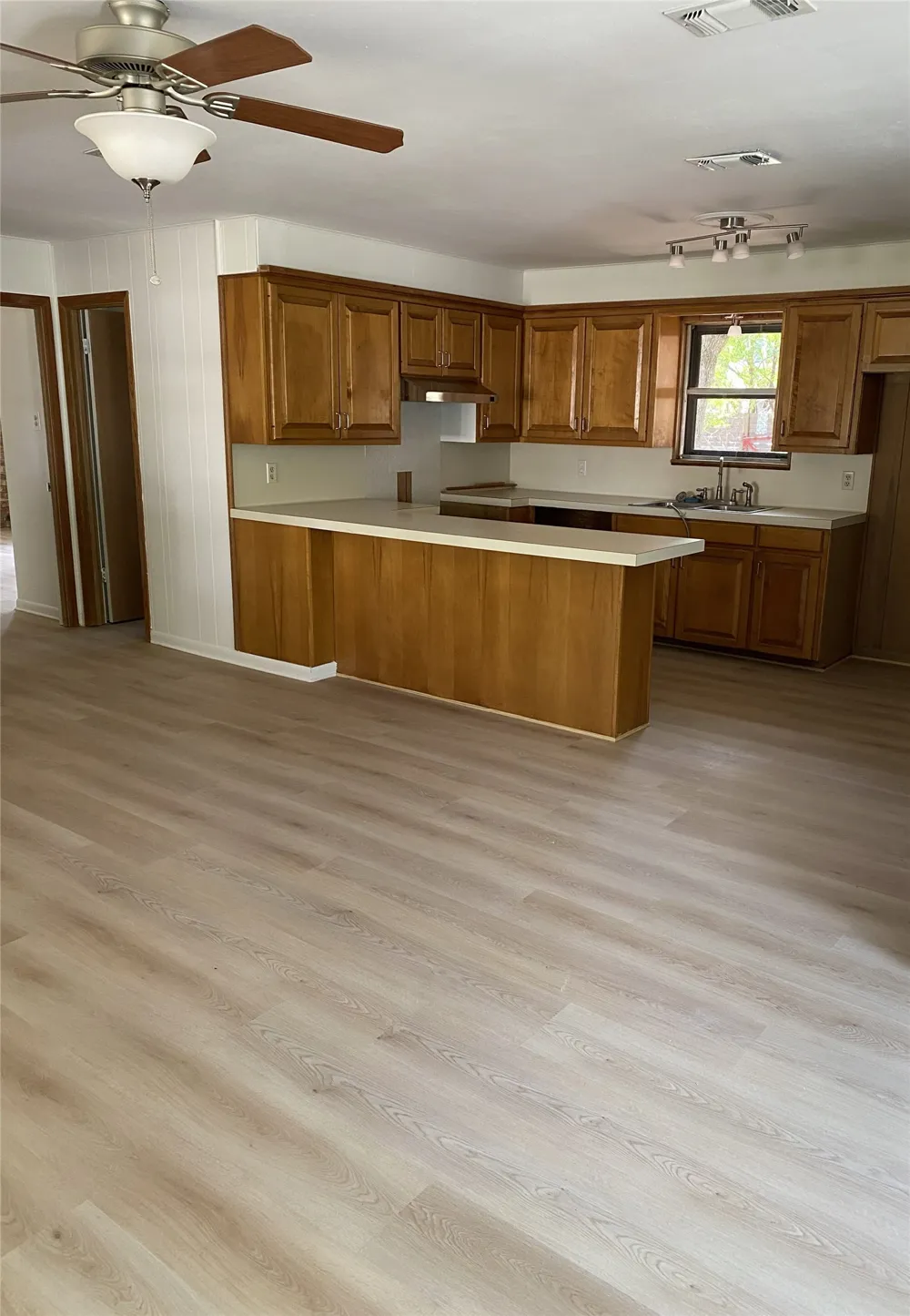 810 Woodland Hills Drive Granite Shoals, TX 78654