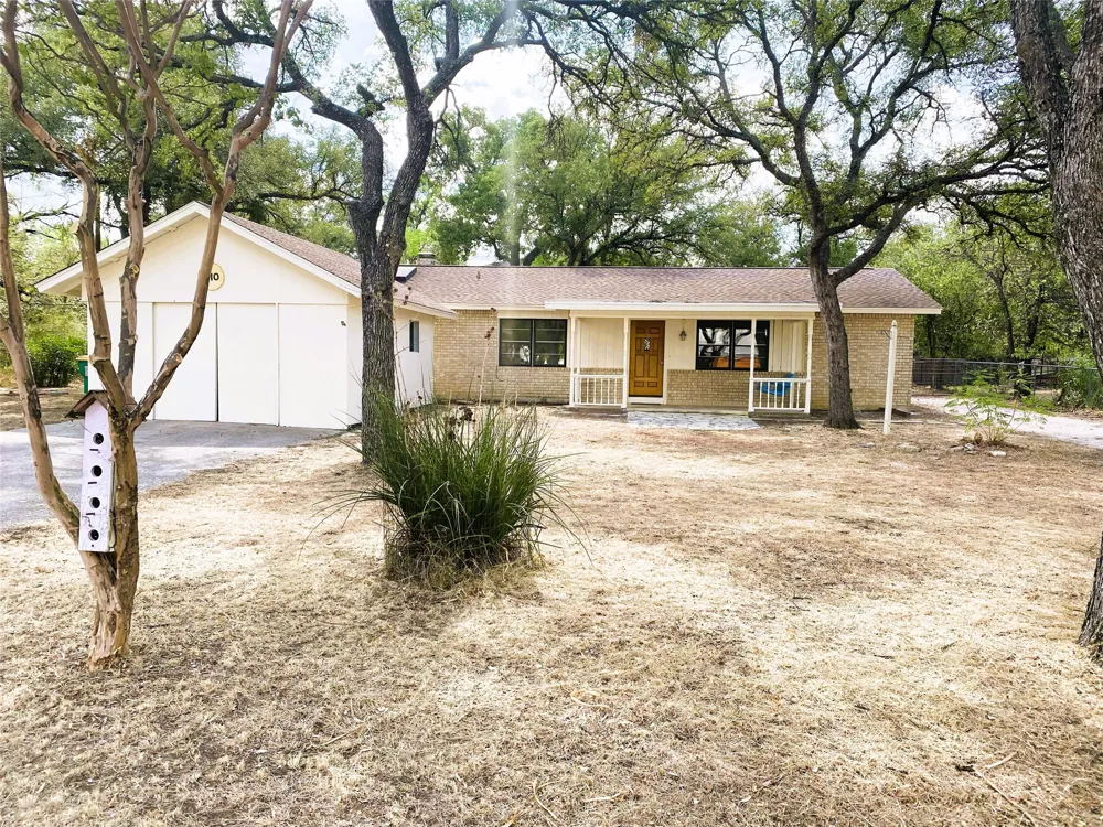 810 Woodland Hills Drive Granite Shoals, TX 78654