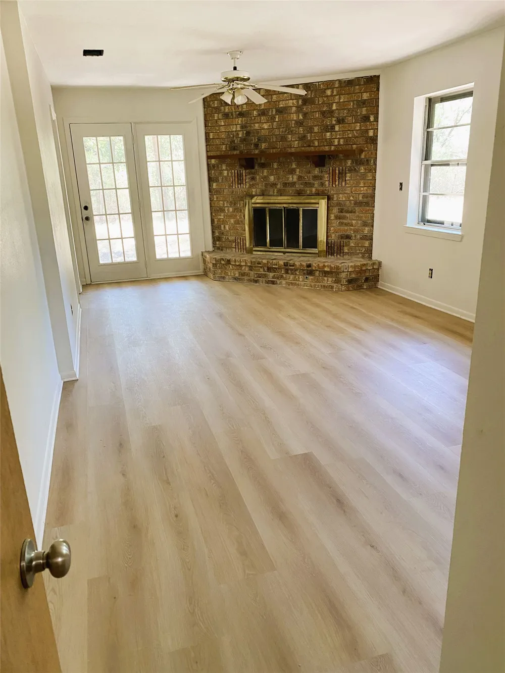 810 Woodland Hills Drive Granite Shoals, TX 78654
