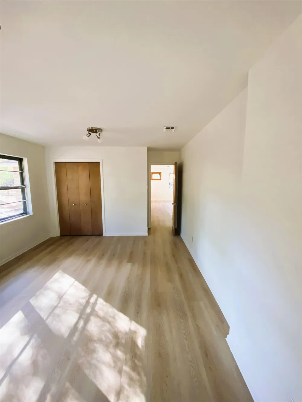 810 Woodland Hills Drive Granite Shoals, TX 78654