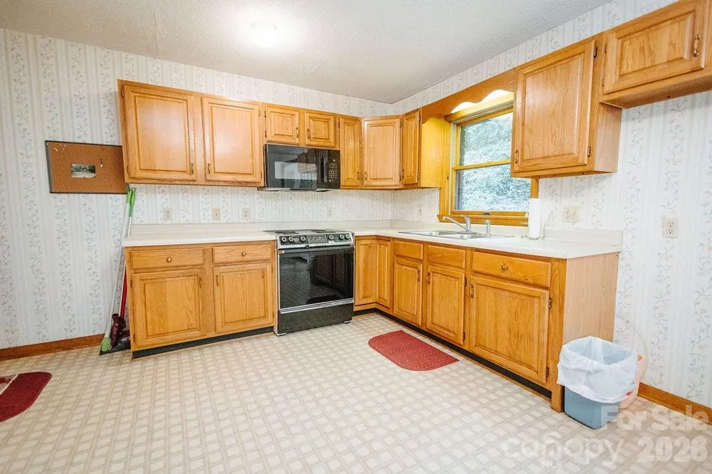 6830 Bat Cave Road Old Fort, NC 28762