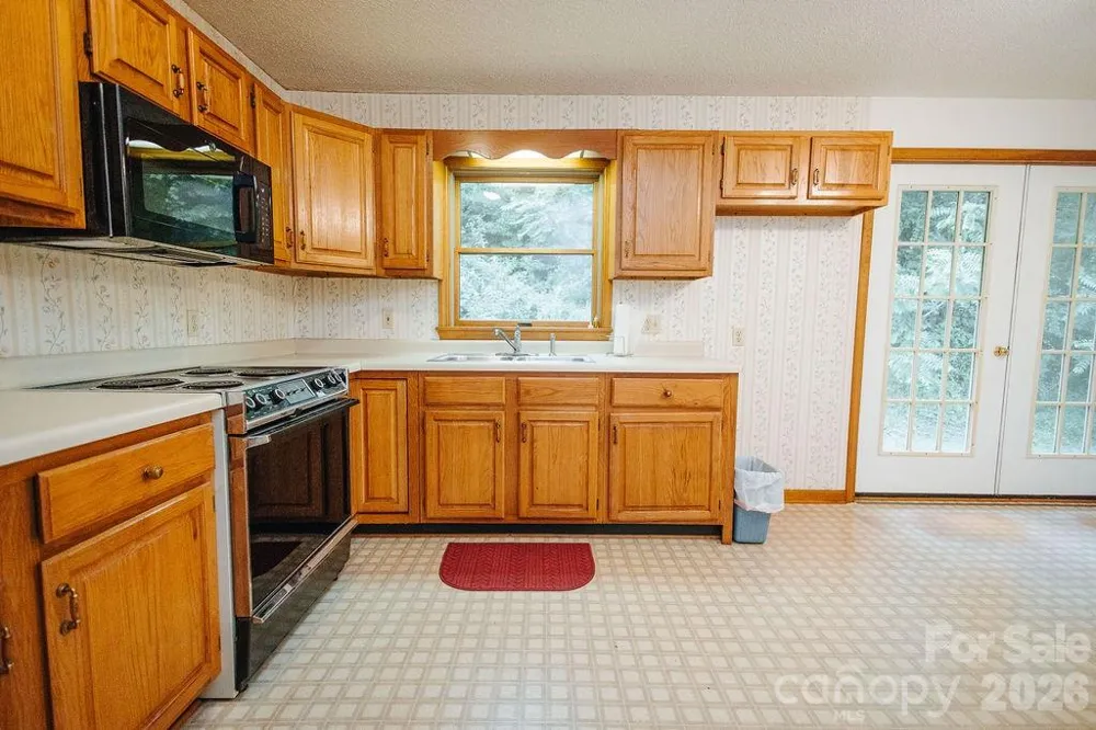 6830 Bat Cave Road Old Fort, NC 28762