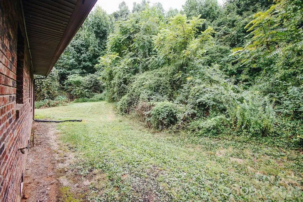 6830 Bat Cave Road Old Fort, NC 28762