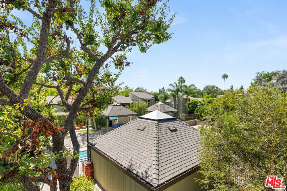 4842 Hollow Corner Road #405 Culver City, CA 90230