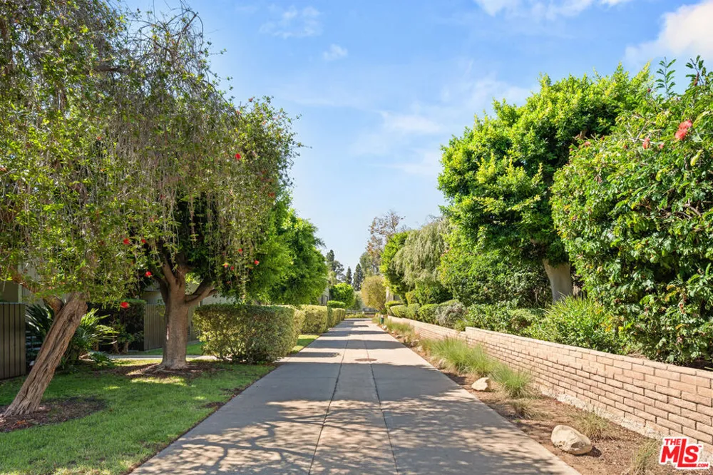 4842 Hollow Corner Road #405 Culver City, CA 90230