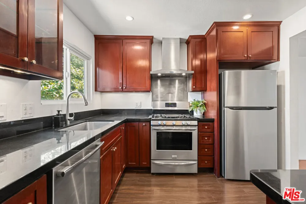 4842 Hollow Corner Road #405 Culver City, CA 90230