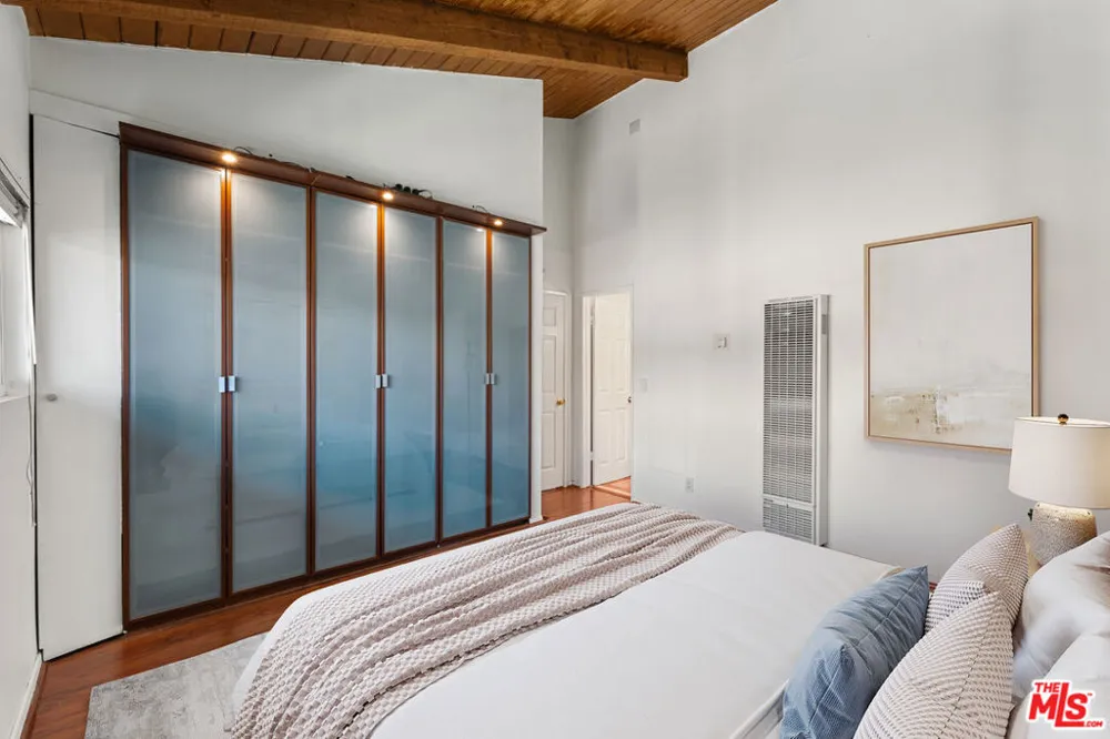 4842 Hollow Corner Road #405 Culver City, CA 90230