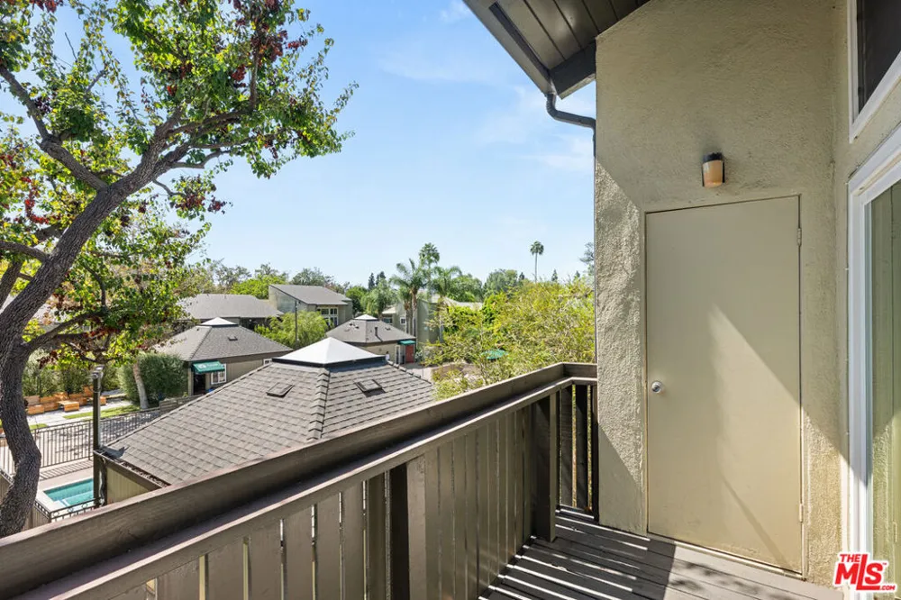 4842 Hollow Corner Road #405 Culver City, CA 90230