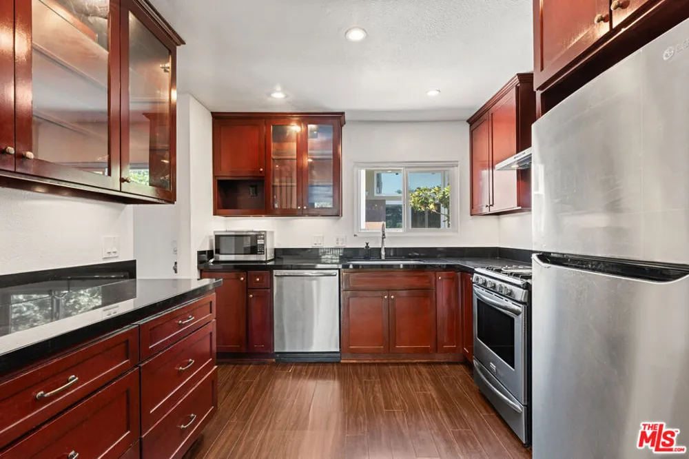 4842 Hollow Corner Road #405 Culver City, CA 90230