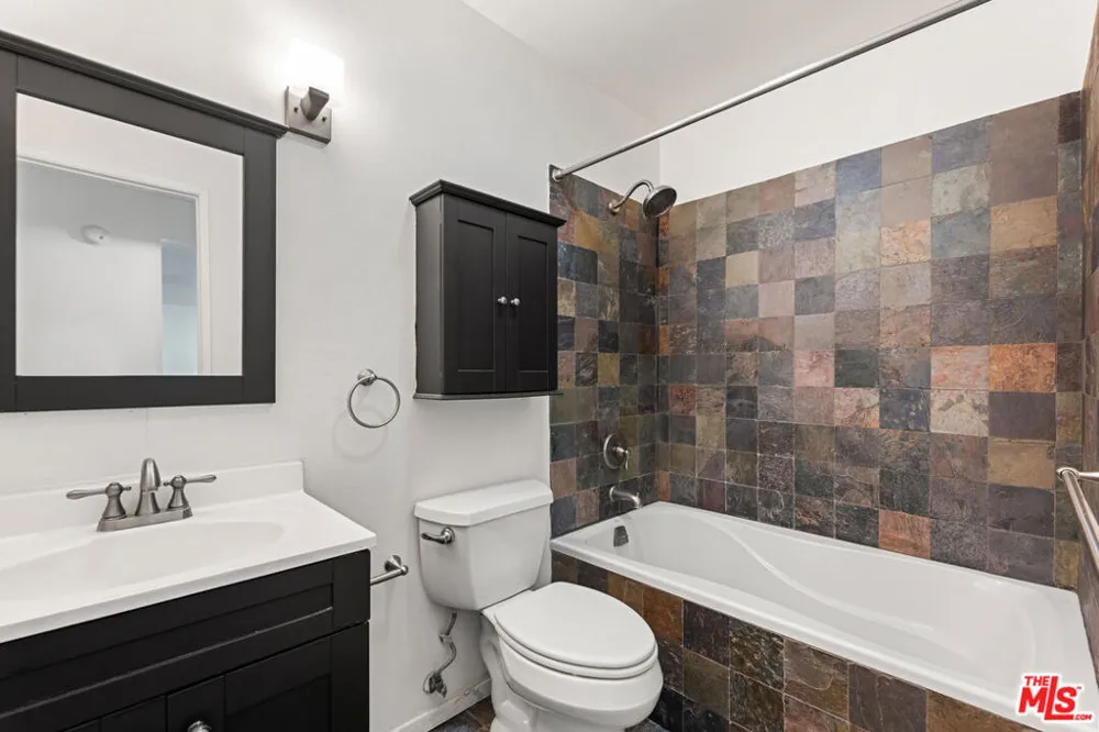 4842 Hollow Corner Road #405 Culver City, CA 90230